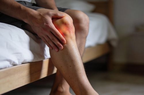 Боль в коленном суставе: виды, причины и методы лечения